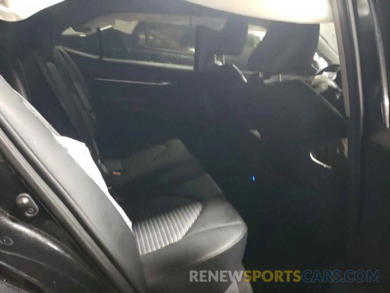 10 fotografías del automóvil dañado 4T1T11BK0RU121191 TOYOTA CAMRY 2024