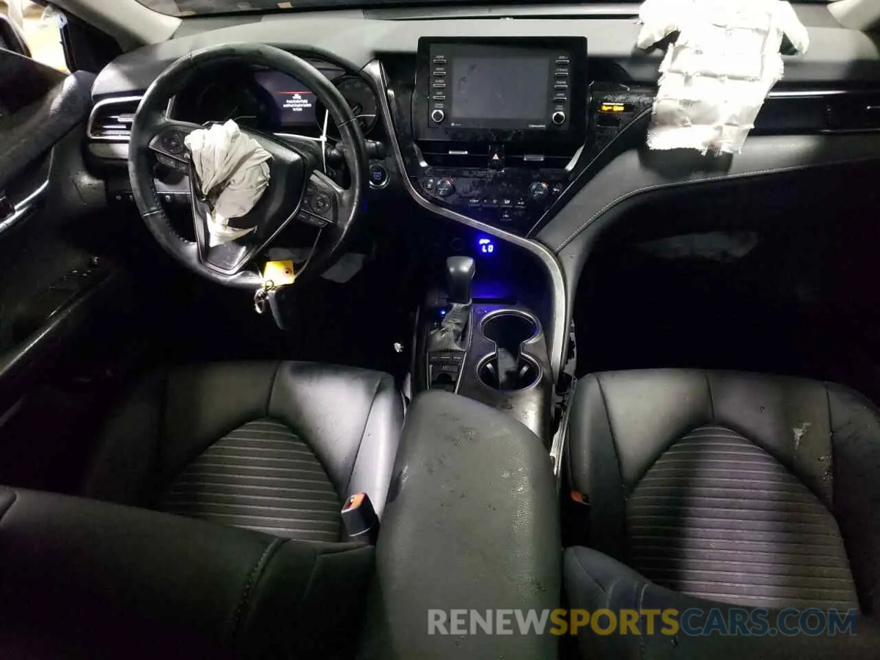 8 fotografías del automóvil dañado 4T1T11BK0RU121191 TOYOTA CAMRY 2024