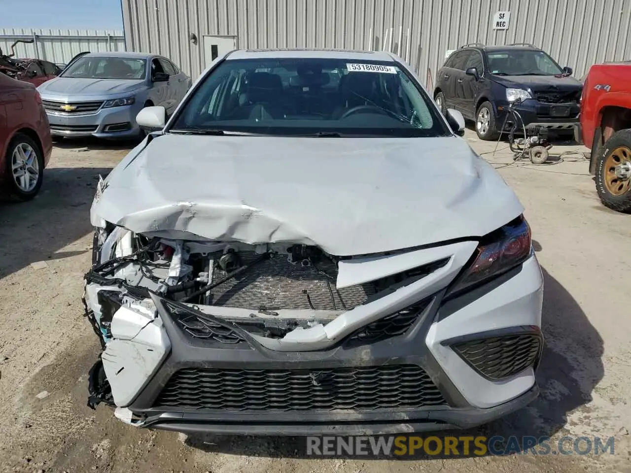 5 fotografías del automóvil dañado 4T1T11BK1RU115884 TOYOTA CAMRY 2024