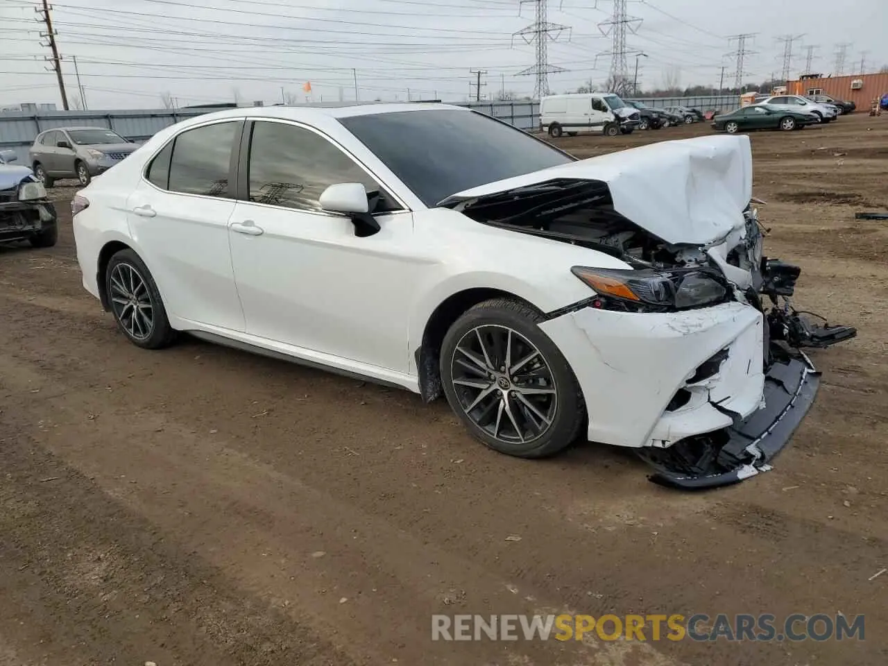 4 fotografías del automóvil dañado 4T1T11BK2RU117000 TOYOTA CAMRY 2024