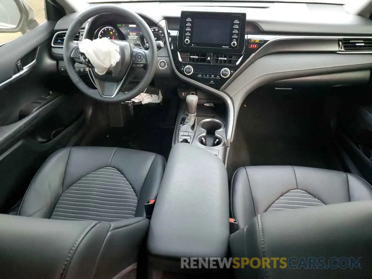 8 fotografías del automóvil dañado 4T1T11BK2RU117000 TOYOTA CAMRY 2024