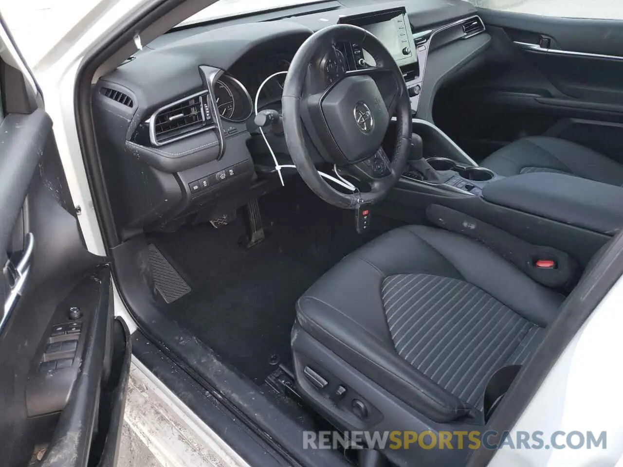 8 fotografías del automóvil dañado 4T1T31AK3RU064559 TOYOTA CAMRY 2024