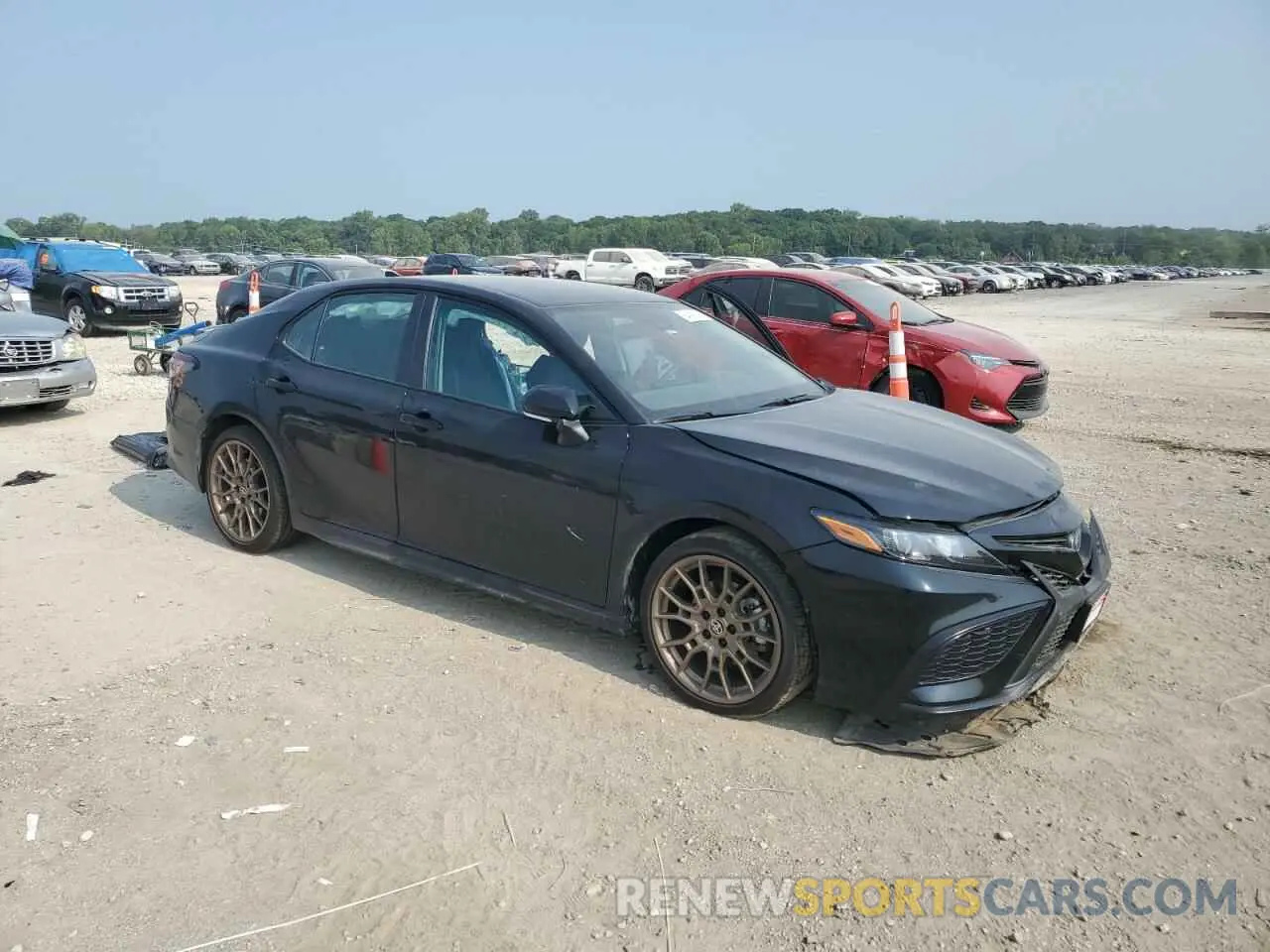 4 fotografías del automóvil dañado 4T1T31AK8RU069045 TOYOTA CAMRY 2024