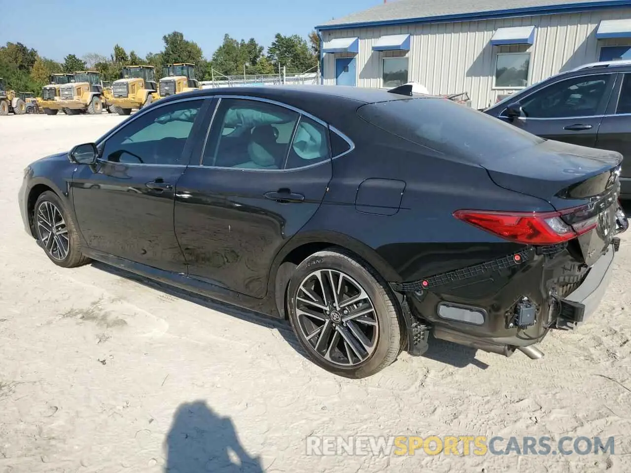 2 fotografías del automóvil dañado 4T1DAACK0SU002629 TOYOTA CAMRY 2025