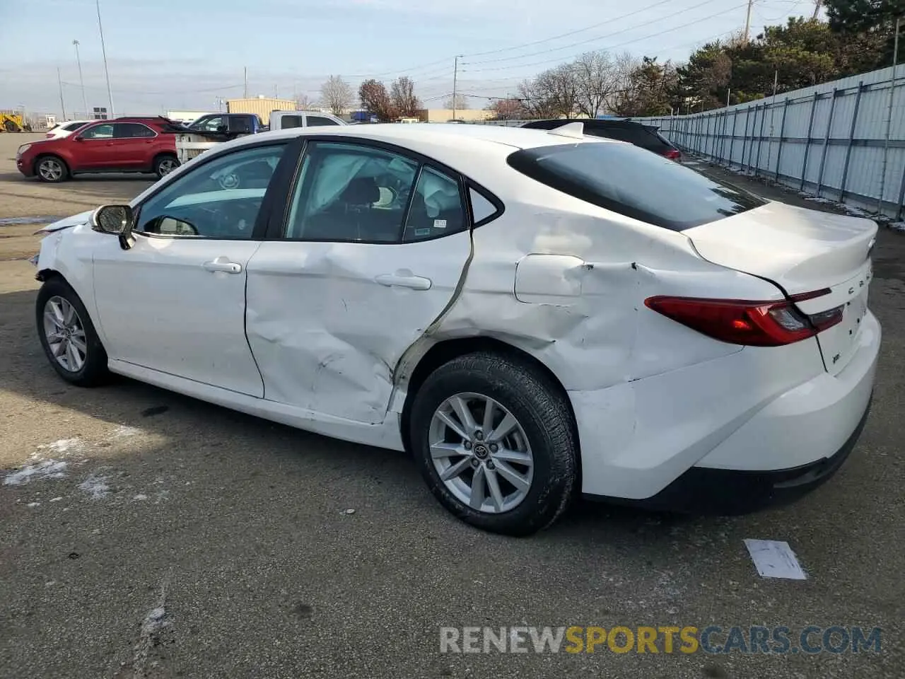 2 fotografías del automóvil dañado 4T1DAACK0SU018121 TOYOTA CAMRY 2025