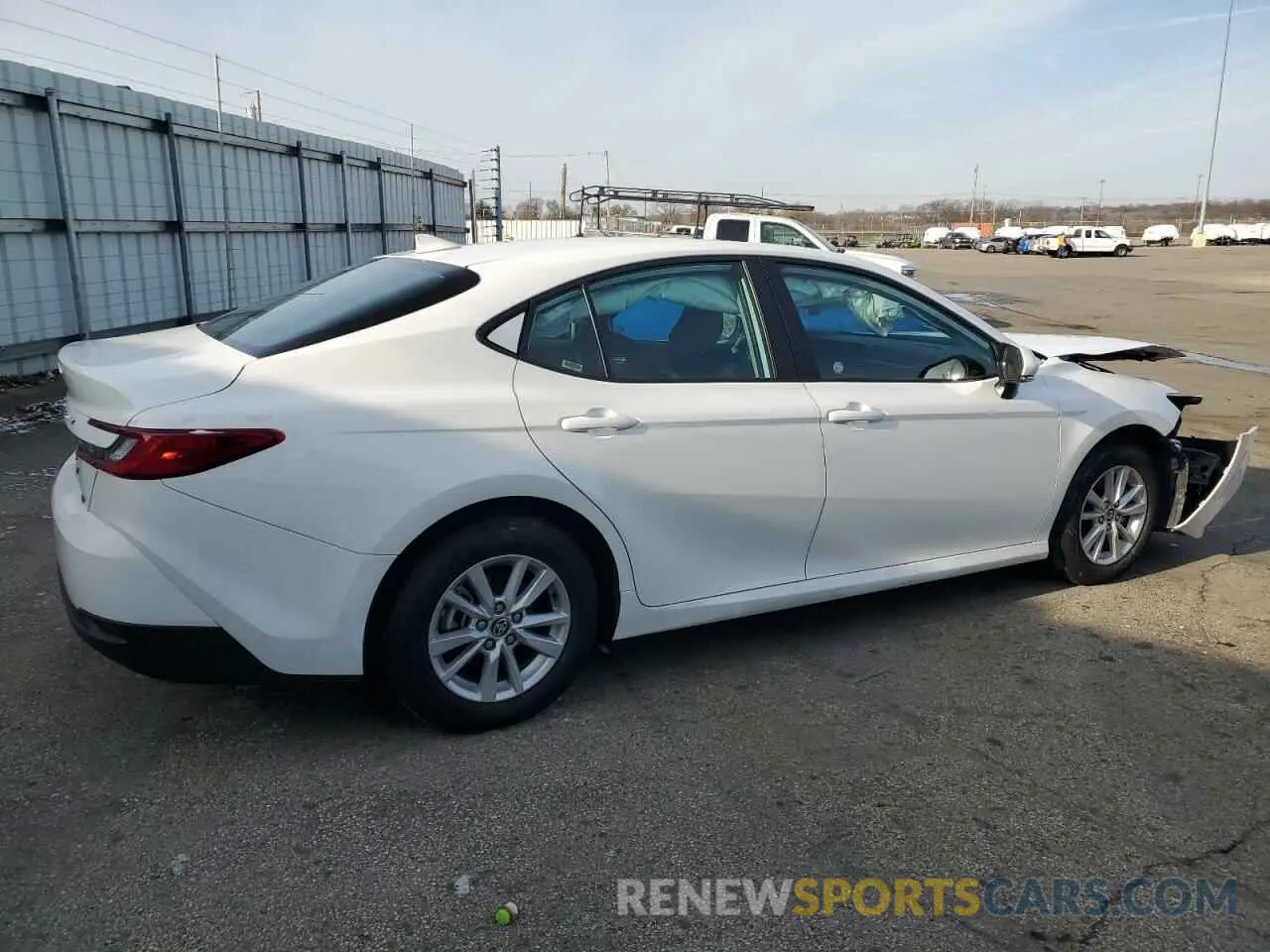 3 fotografías del automóvil dañado 4T1DAACK0SU018121 TOYOTA CAMRY 2025