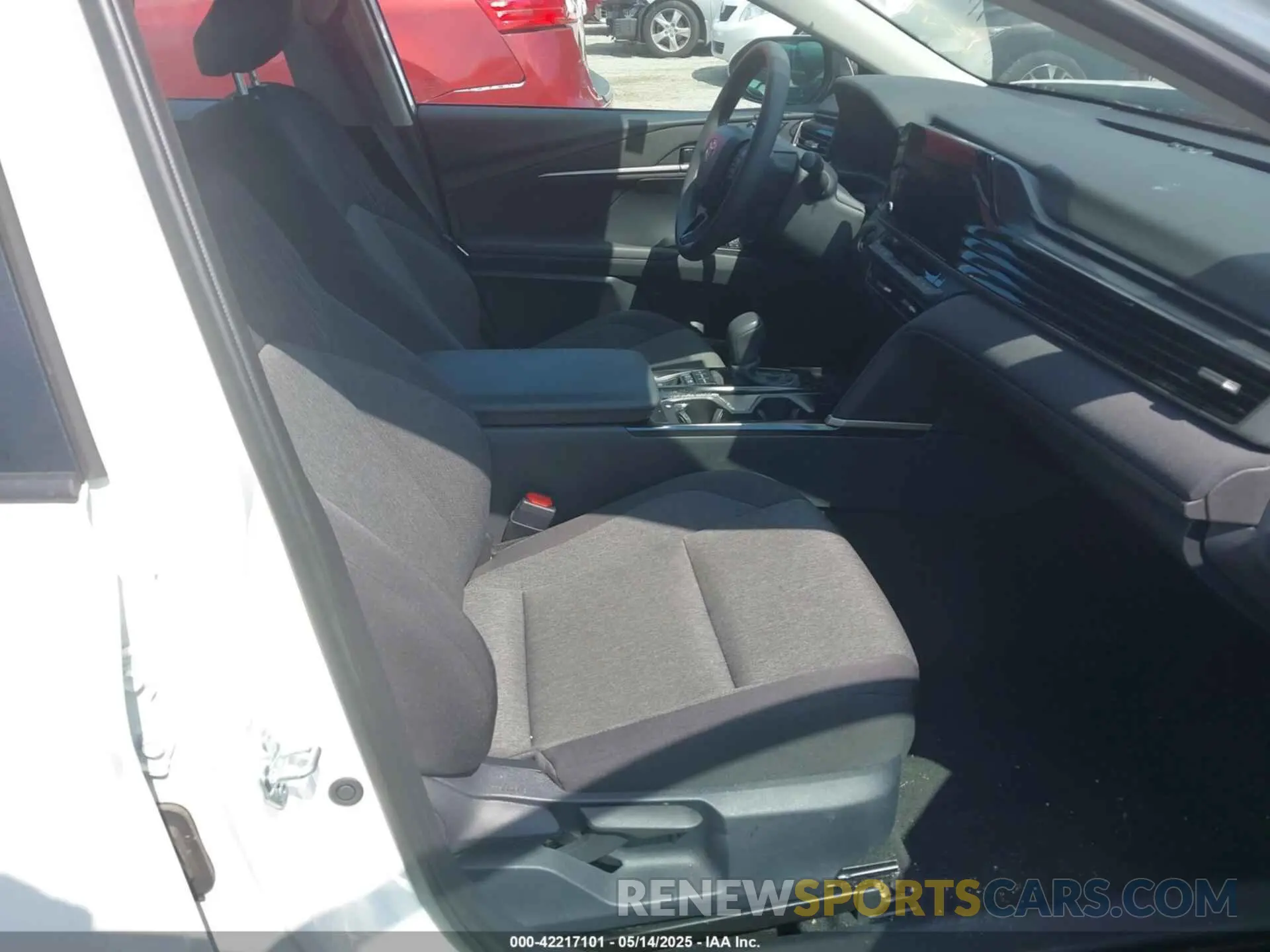 5 fotografías del automóvil dañado 4T1DAACK0SU020757 TOYOTA CAMRY 2025