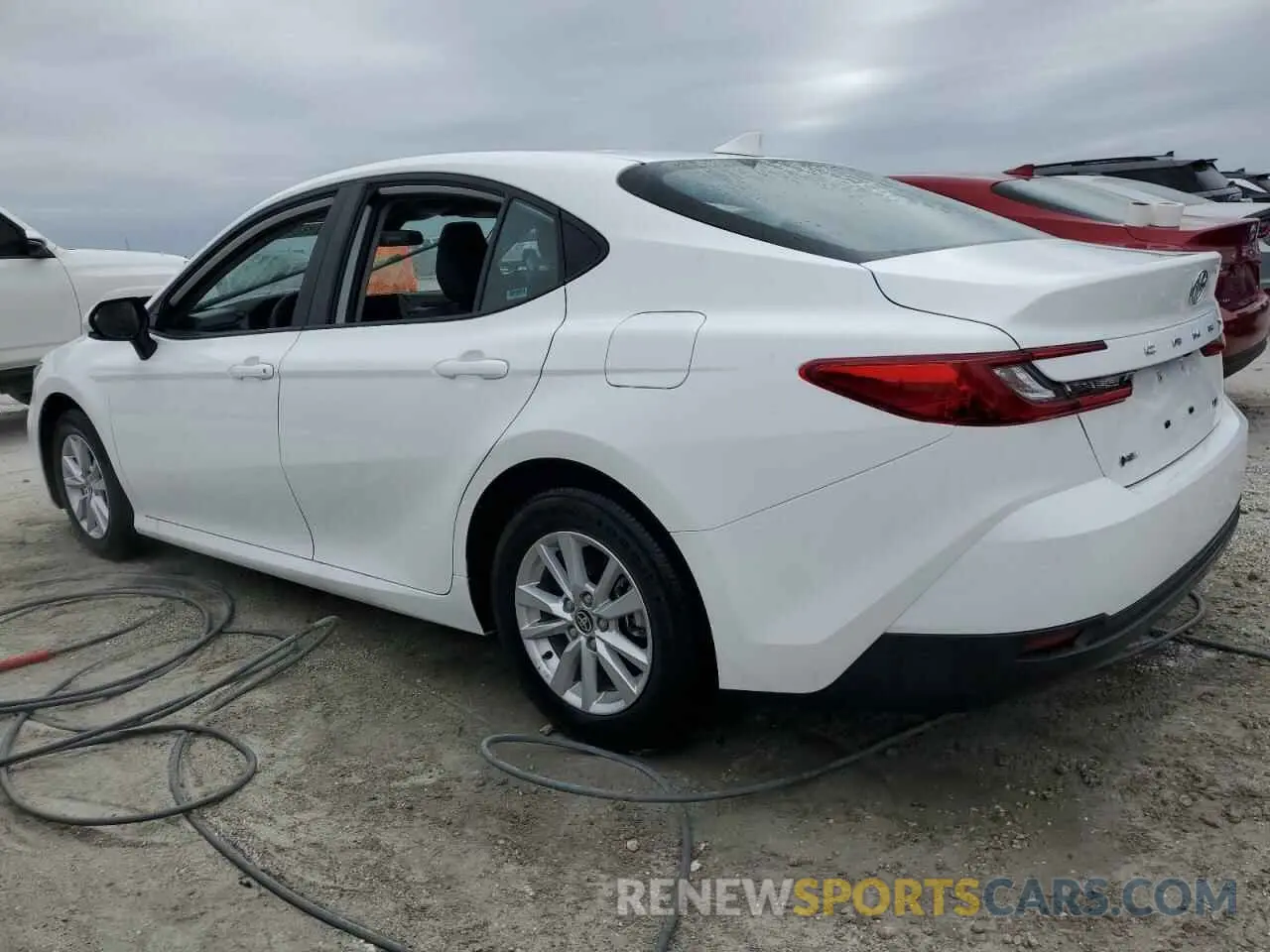 2 fotografías del automóvil dañado 4T1DAACK0SU036893 TOYOTA CAMRY 2025