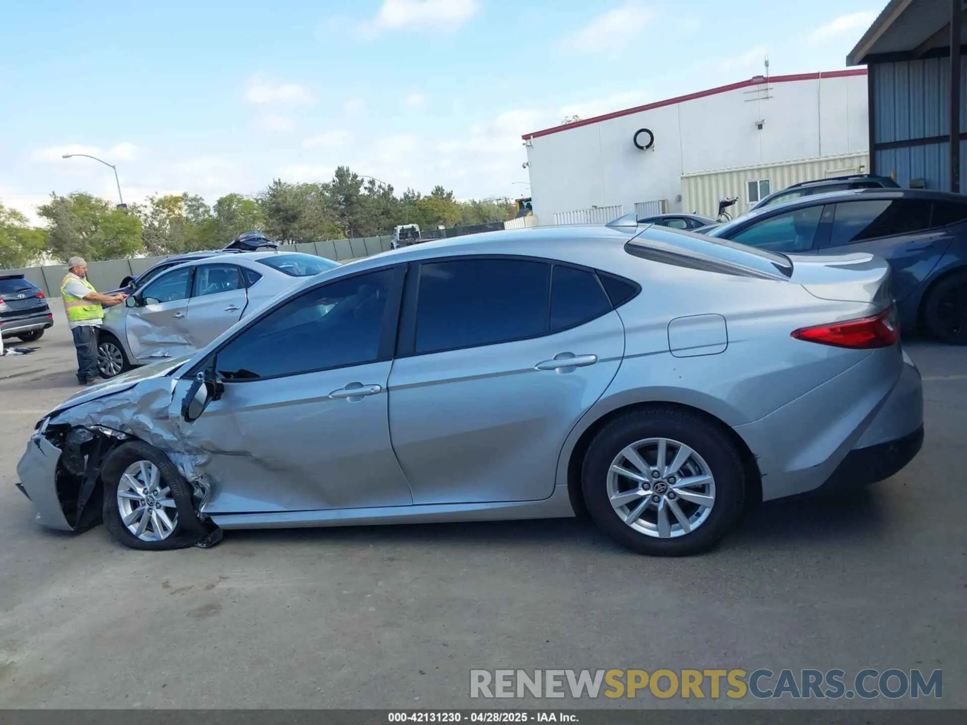 14 fotografías del automóvil dañado 4T1DAACK0SU071837 TOYOTA CAMRY 2025