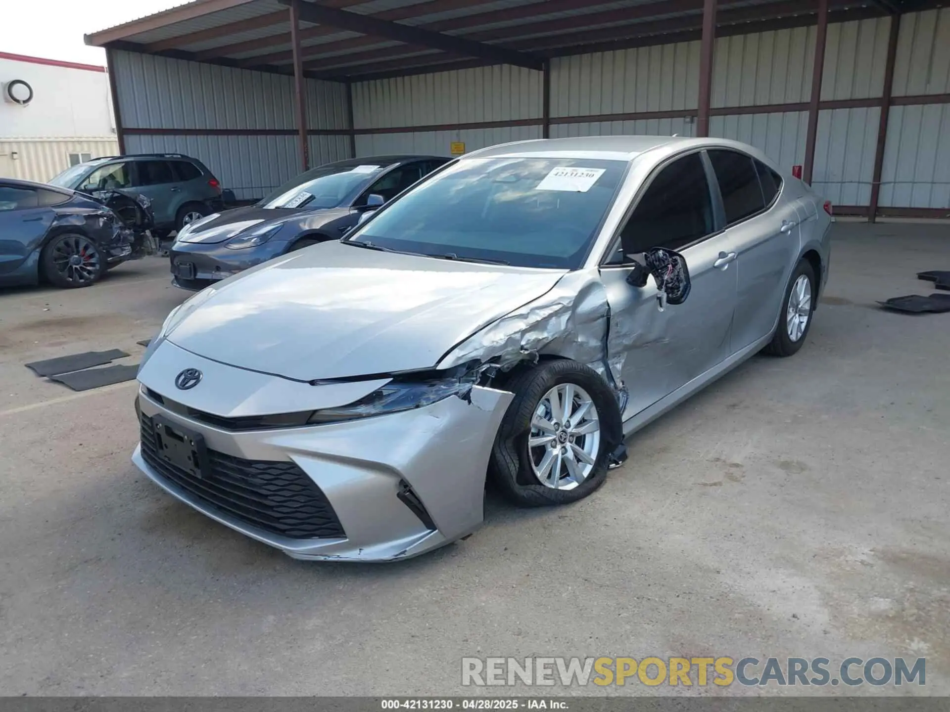 2 fotografías del automóvil dañado 4T1DAACK0SU071837 TOYOTA CAMRY 2025