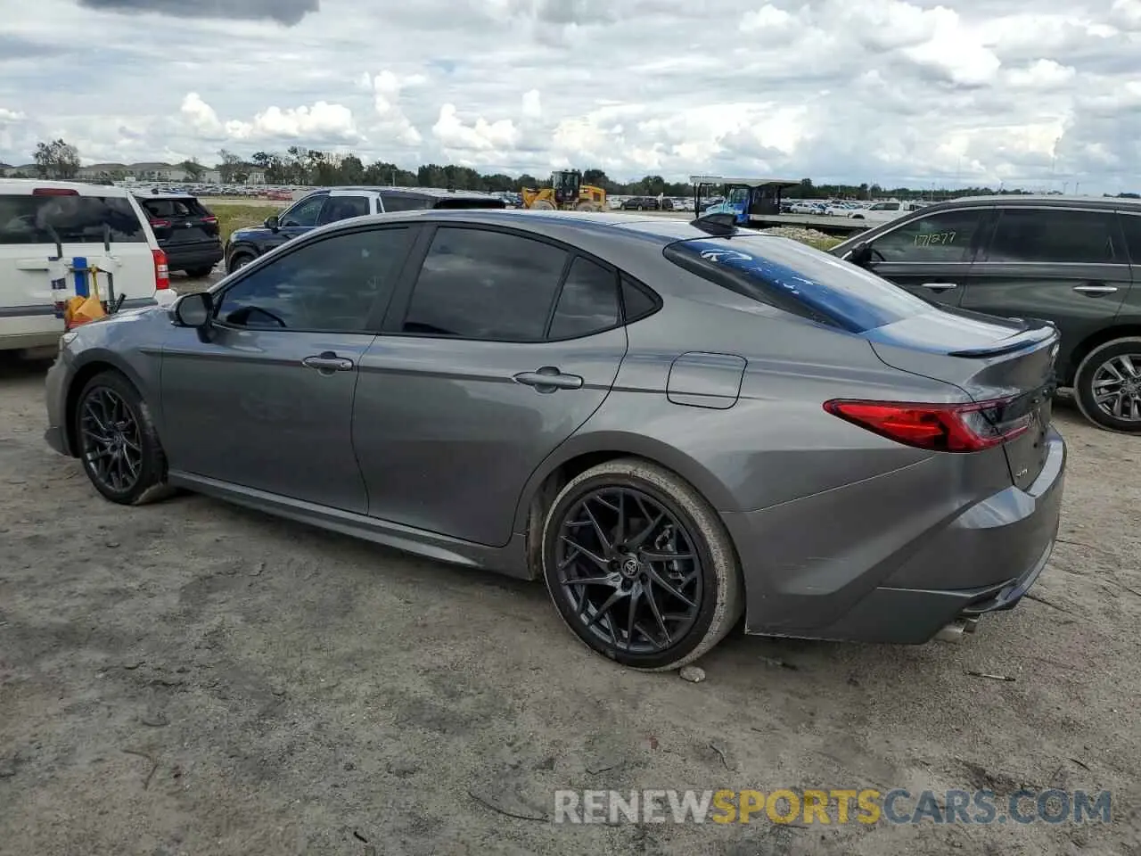 2 fotografías del automóvil dañado 4T1DAACK0SU502015 TOYOTA CAMRY 2025