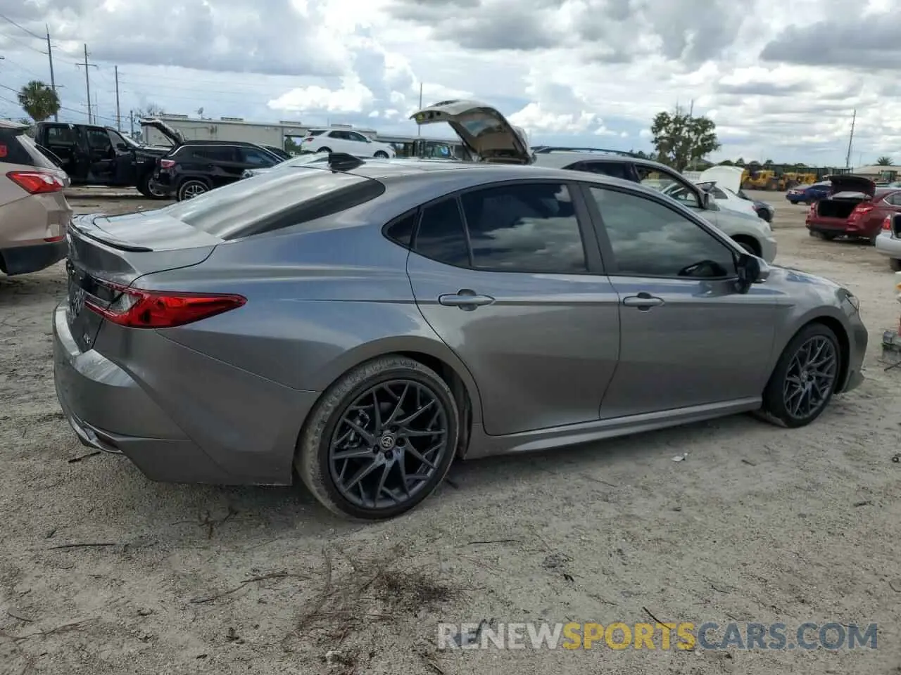 3 fotografías del automóvil dañado 4T1DAACK0SU502015 TOYOTA CAMRY 2025