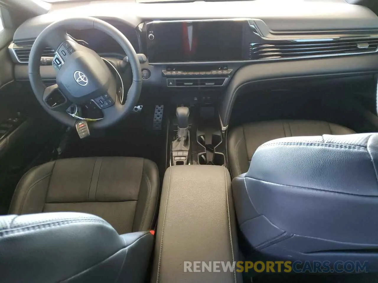8 fotografías del automóvil dañado 4T1DAACK0SU502015 TOYOTA CAMRY 2025