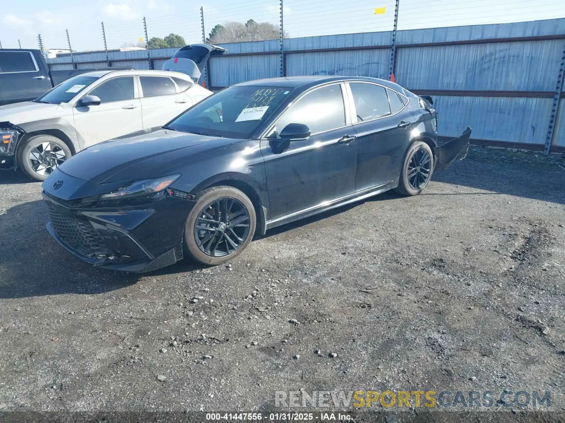 2 fotografías del automóvil dañado 4T1DAACK0SU510146 TOYOTA CAMRY 2025