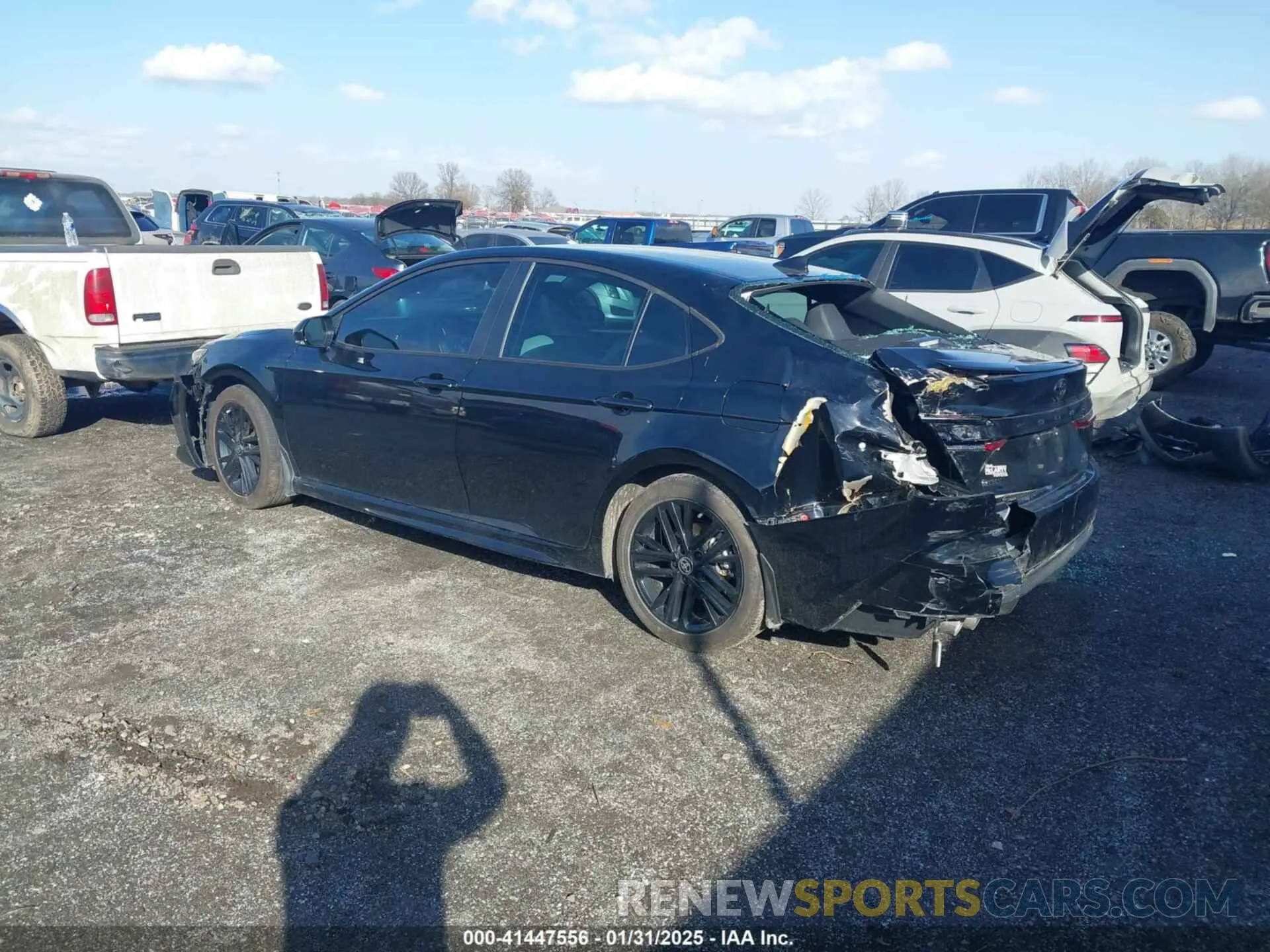 3 fotografías del automóvil dañado 4T1DAACK0SU510146 TOYOTA CAMRY 2025