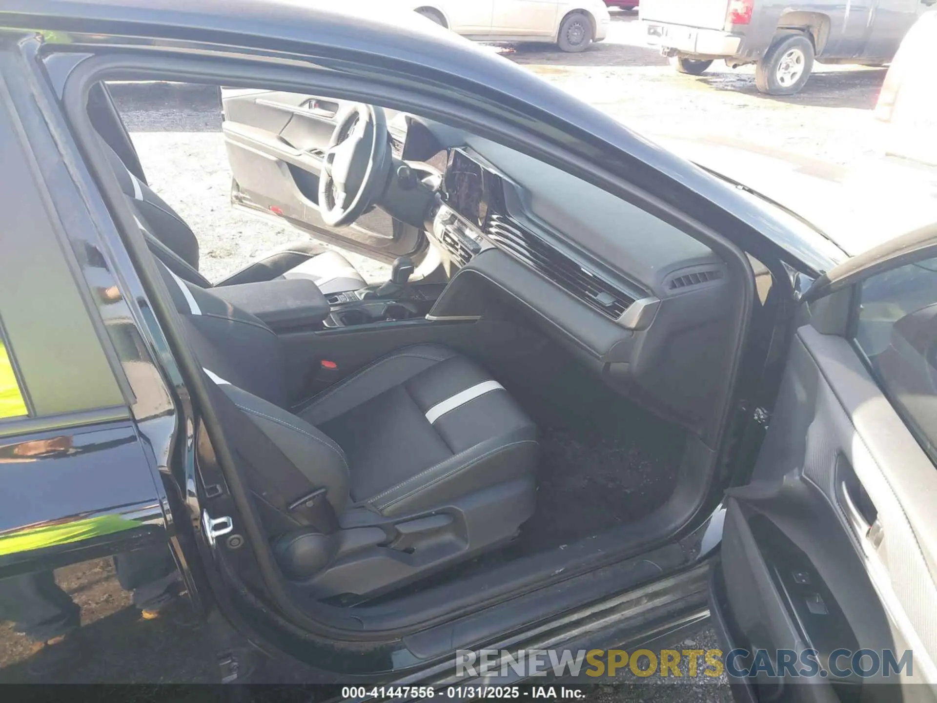 5 fotografías del automóvil dañado 4T1DAACK0SU510146 TOYOTA CAMRY 2025
