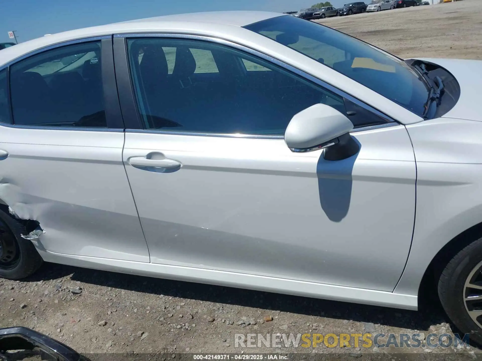 14 fotografías del automóvil dañado 4T1DAACK0SU526749 TOYOTA CAMRY 2025