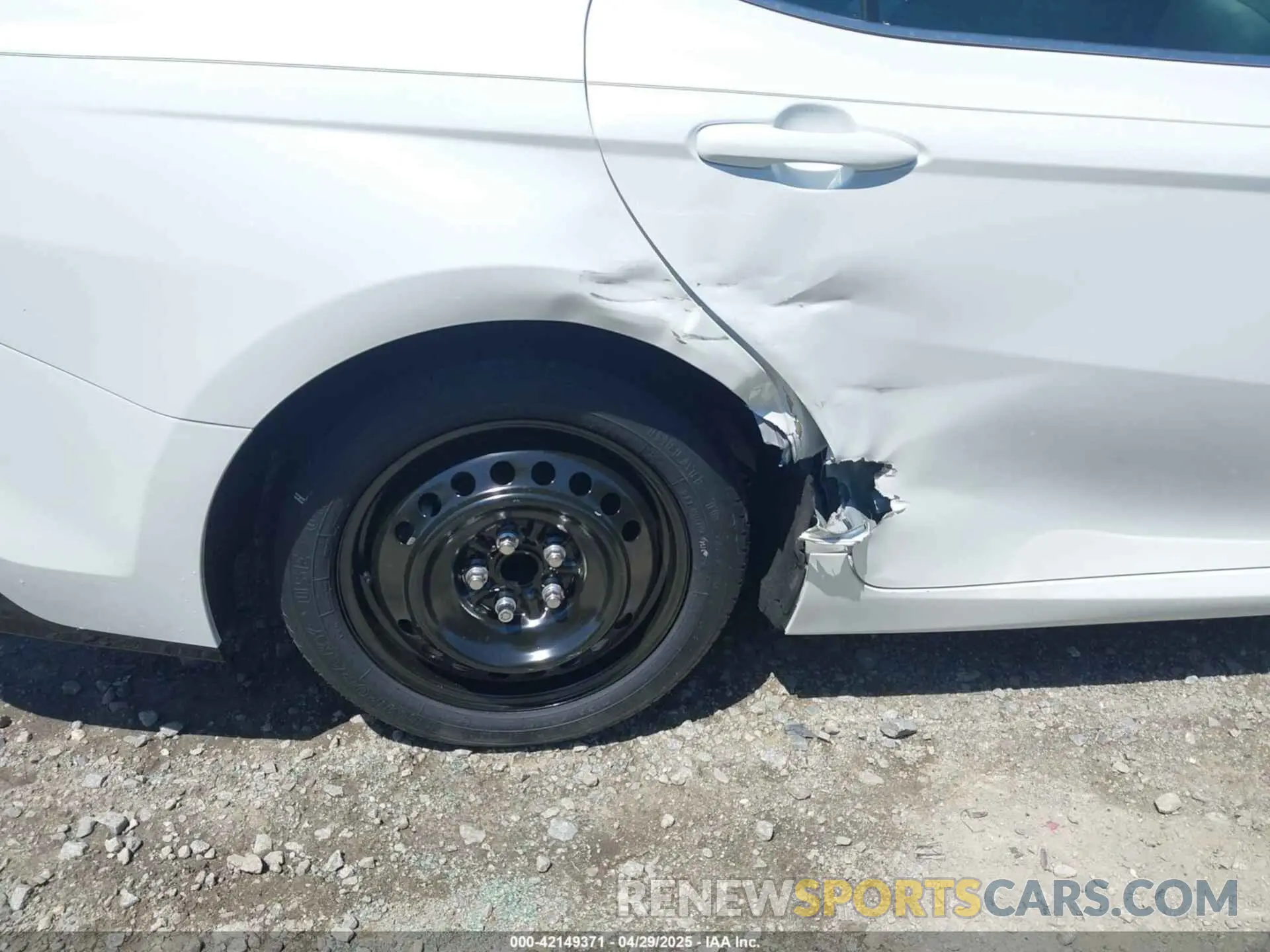 6 fotografías del automóvil dañado 4T1DAACK0SU526749 TOYOTA CAMRY 2025