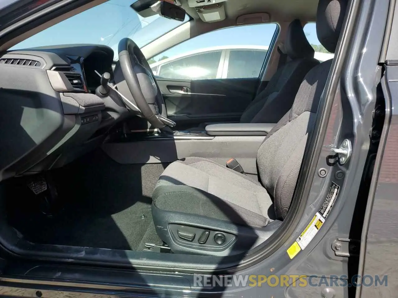 7 fotografías del automóvil dañado 4T1DAACK0SU528078 TOYOTA CAMRY 2025