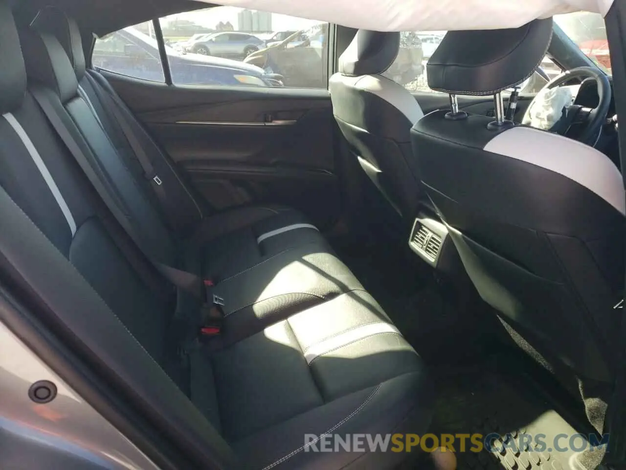 10 fotografías del automóvil dañado 4T1DAACK0SU535211 TOYOTA CAMRY 2025