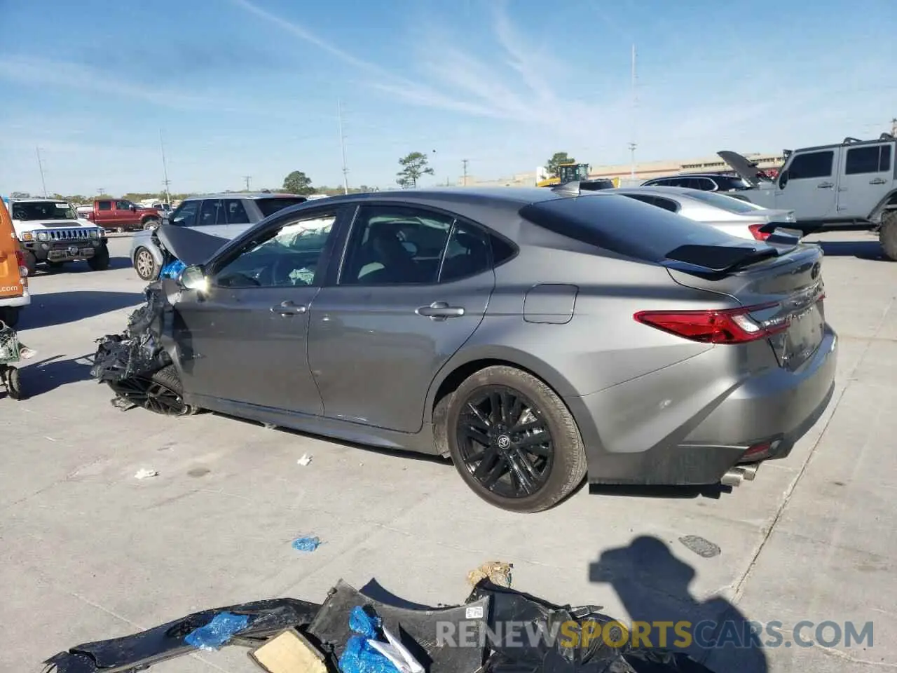 2 fotografías del automóvil dañado 4T1DAACK0SU535211 TOYOTA CAMRY 2025