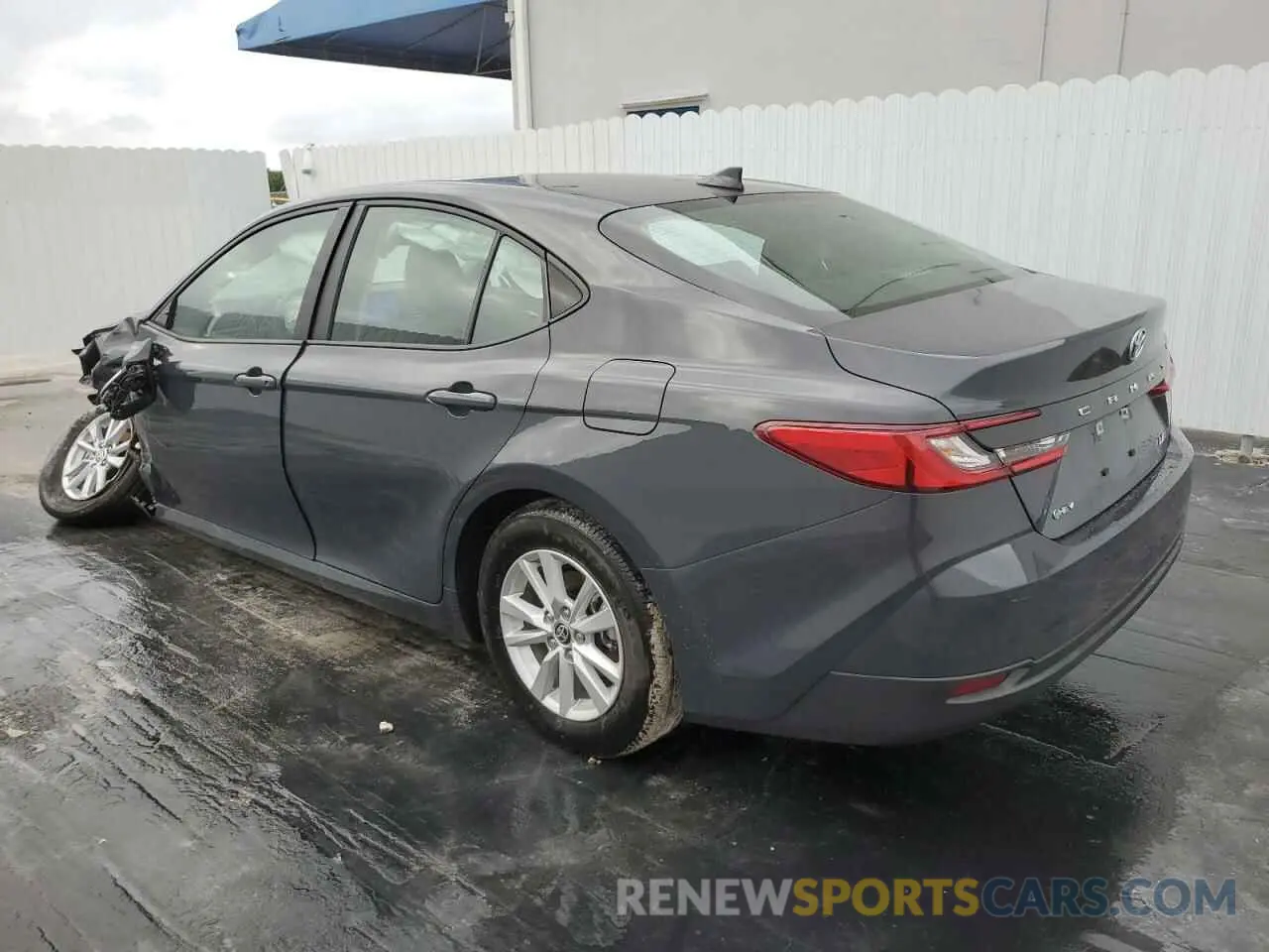2 fotografías del automóvil dañado 4T1DAACK0SU548072 TOYOTA CAMRY 2025