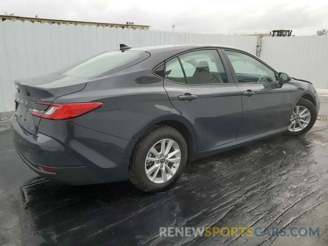 3 fotografías del automóvil dañado 4T1DAACK0SU548072 TOYOTA CAMRY 2025