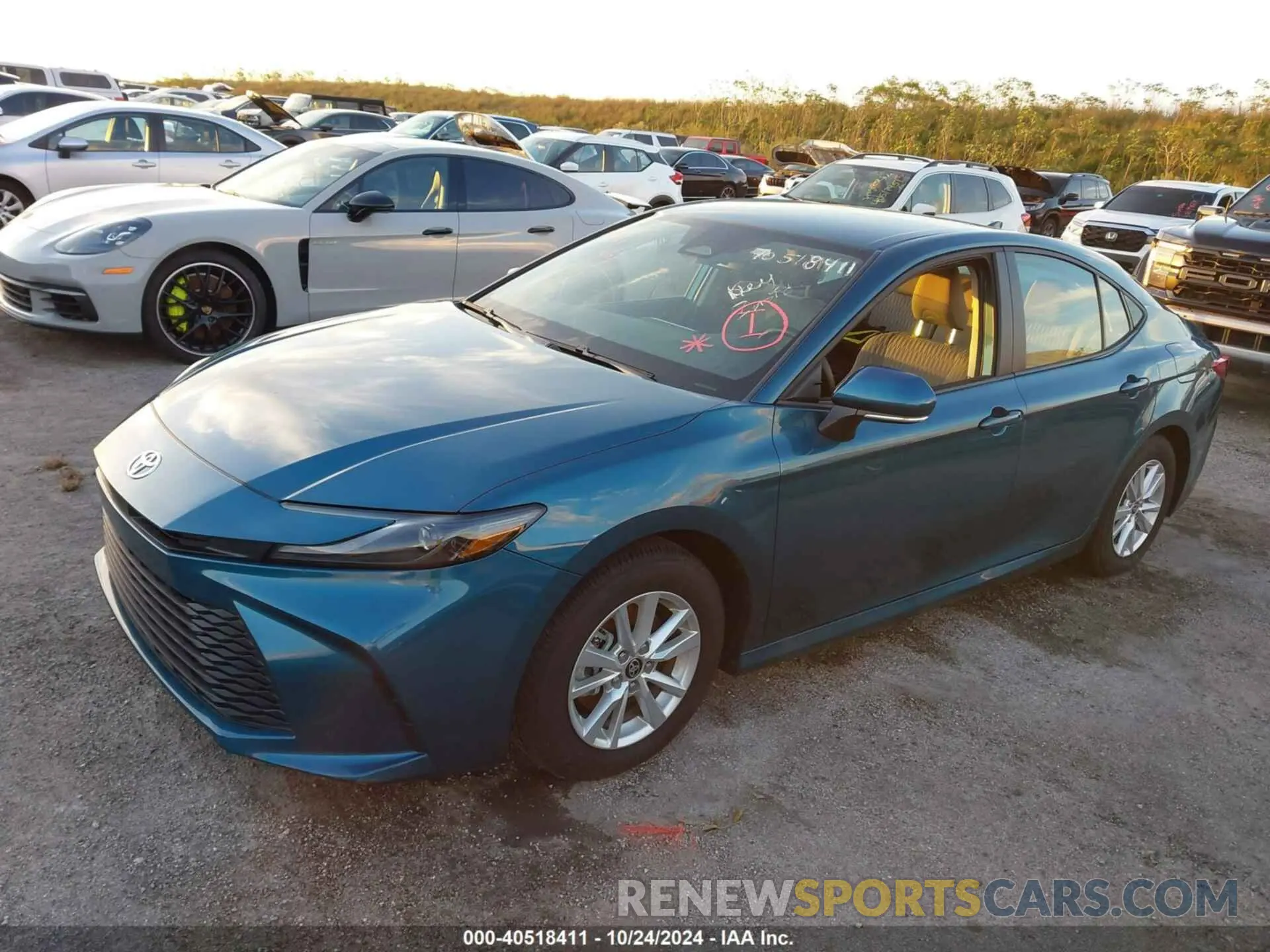 2 fotografías del automóvil dañado 4T1DAACK1SU000811 TOYOTA CAMRY 2025