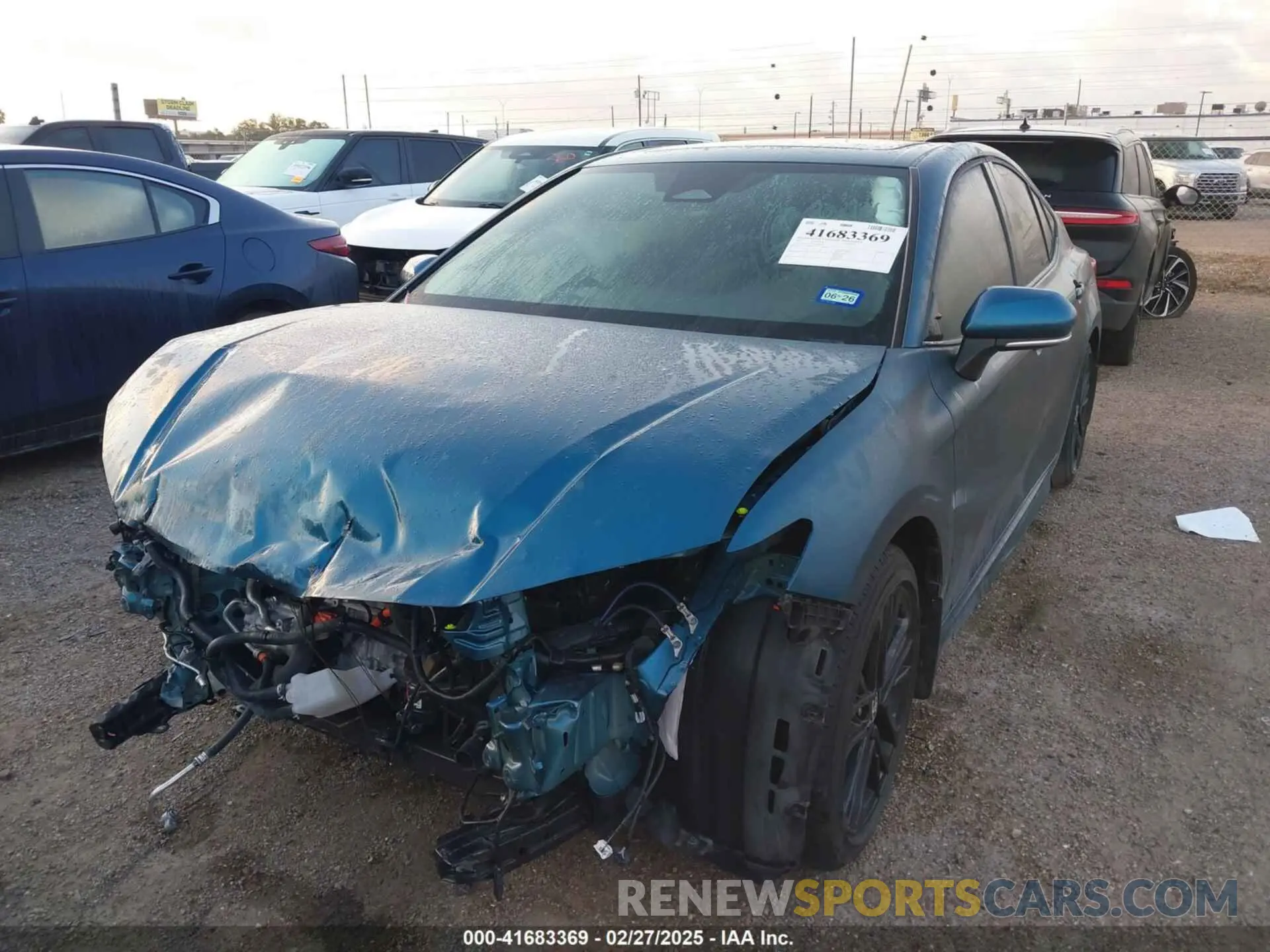 2 fotografías del automóvil dañado 4T1DAACK1SU008729 TOYOTA CAMRY 2025