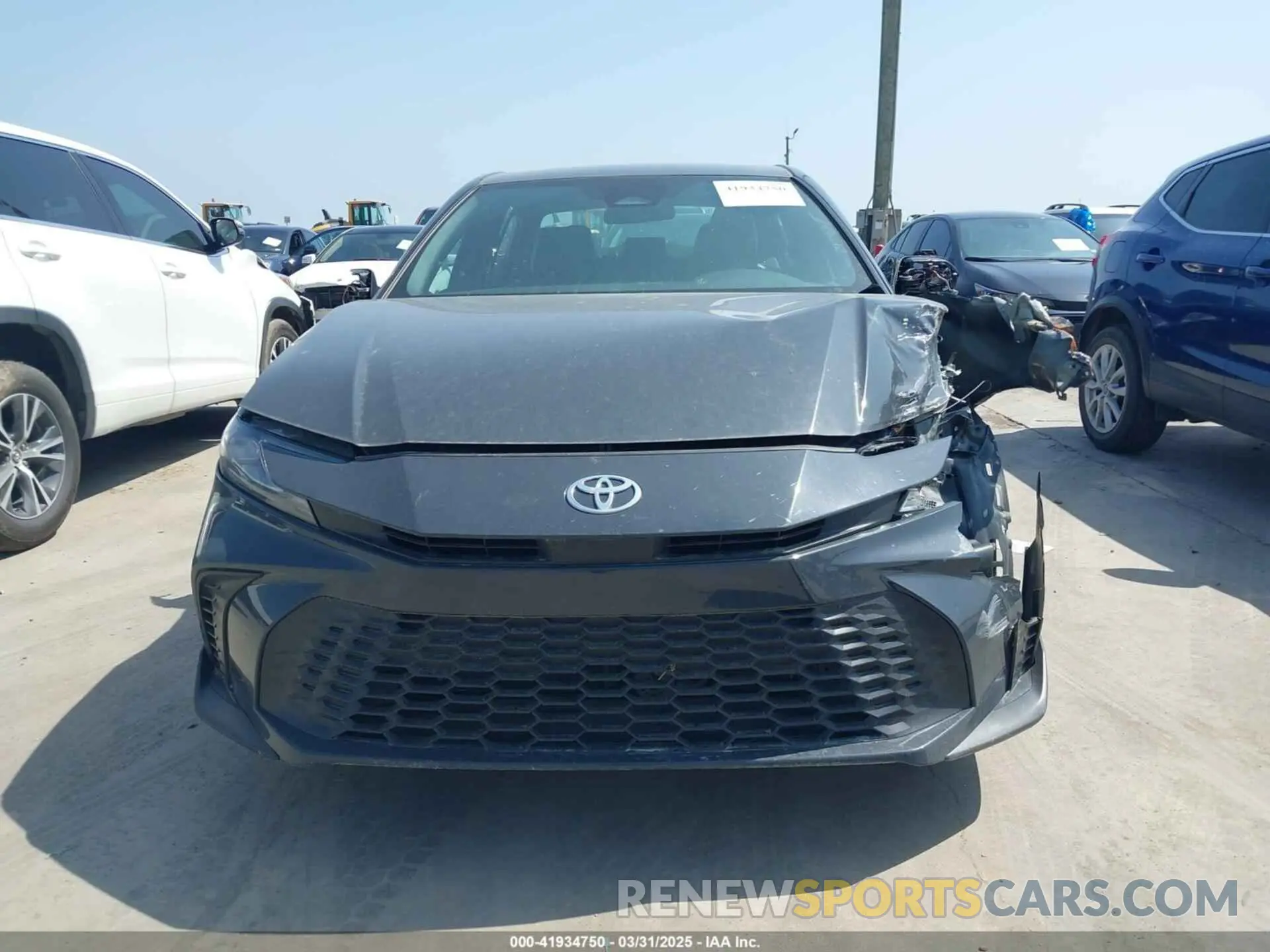 12 fotografías del automóvil dañado 4T1DAACK1SU009136 TOYOTA CAMRY 2025