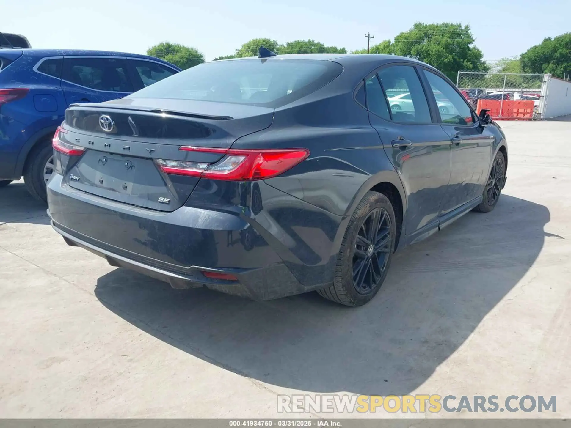 4 fotografías del automóvil dañado 4T1DAACK1SU009136 TOYOTA CAMRY 2025