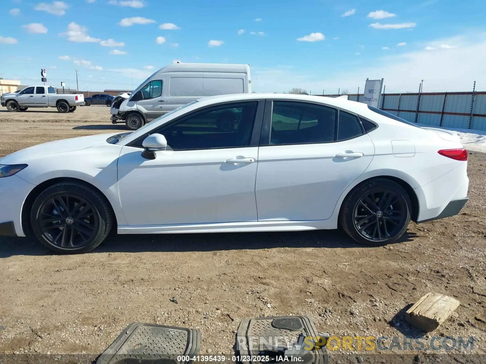 14 fotografías del automóvil dañado 4T1DAACK1SU045411 TOYOTA CAMRY 2025