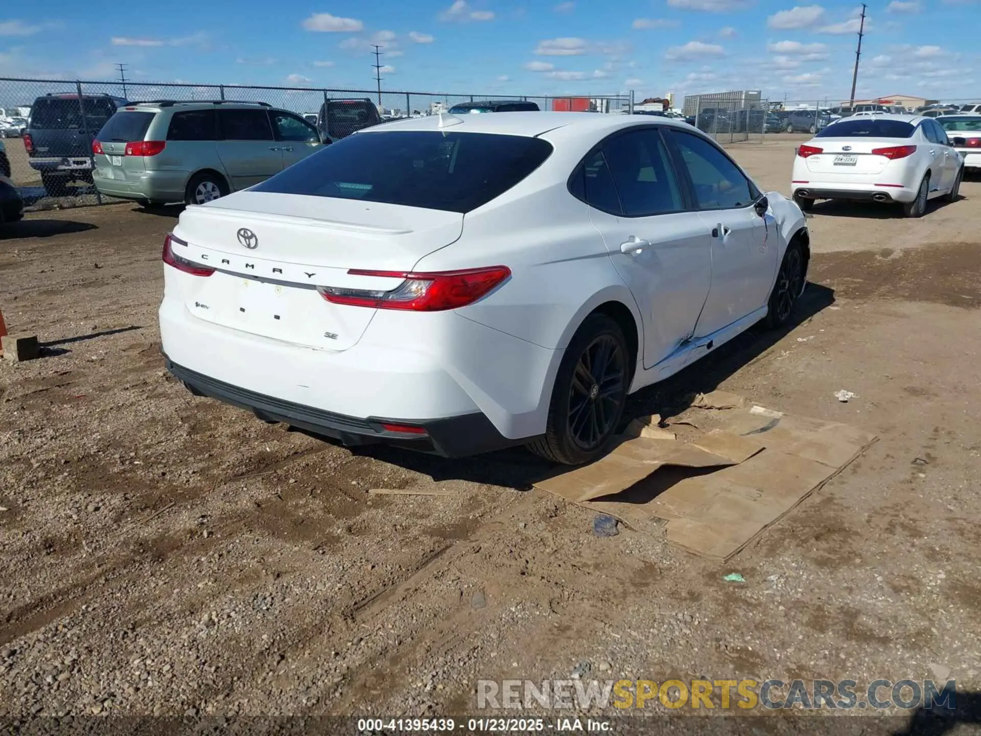 4 fotografías del automóvil dañado 4T1DAACK1SU045411 TOYOTA CAMRY 2025