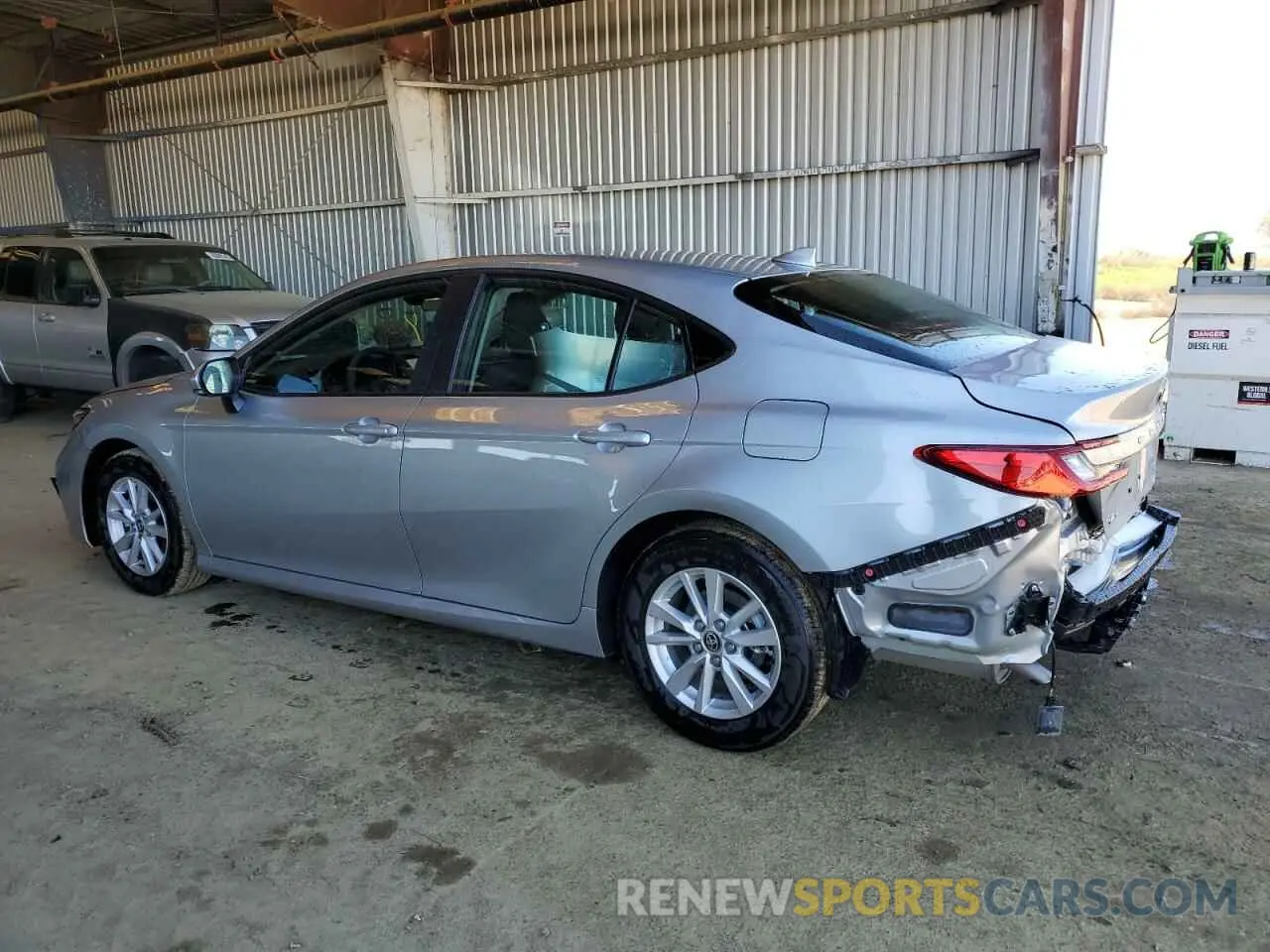 2 fotografías del automóvil dañado 4T1DAACK1SU098254 TOYOTA CAMRY 2025