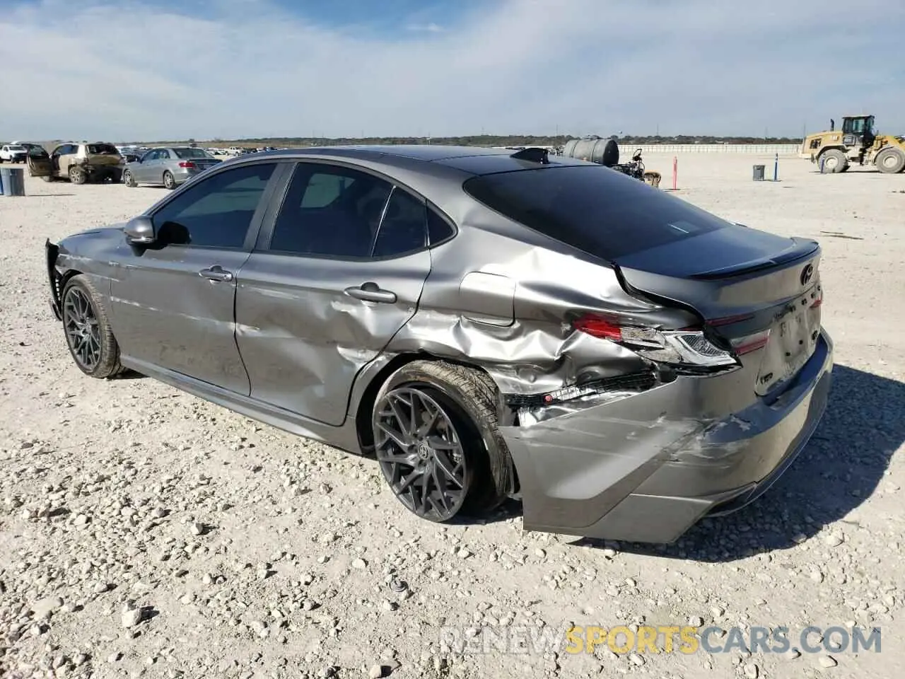 2 fotografías del automóvil dañado 4T1DAACK1SU522743 TOYOTA CAMRY 2025