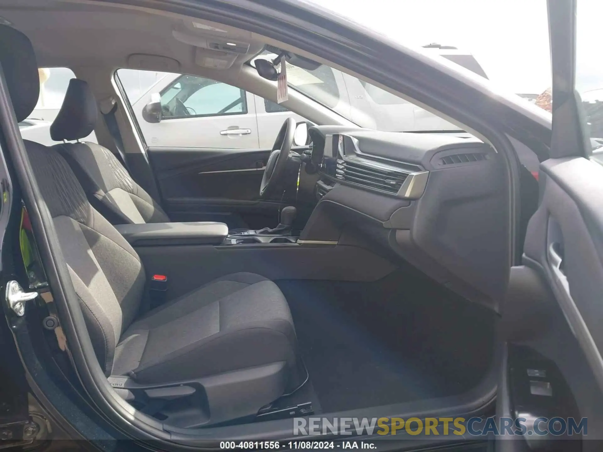 5 fotografías del automóvil dañado 4T1DAACK1SU525576 TOYOTA CAMRY 2025