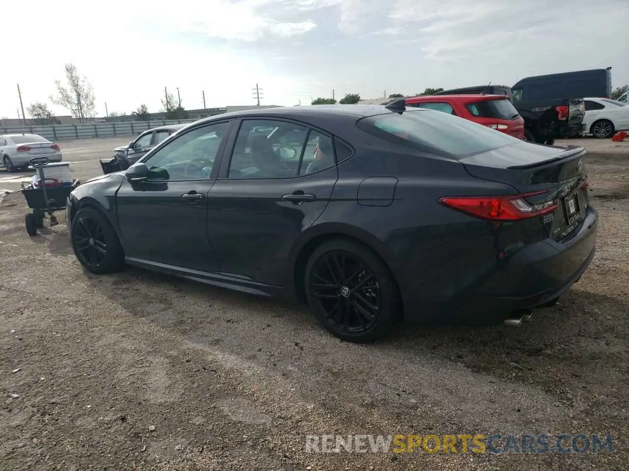 2 fotografías del automóvil dañado 4T1DAACK1SU530857 TOYOTA CAMRY 2025
