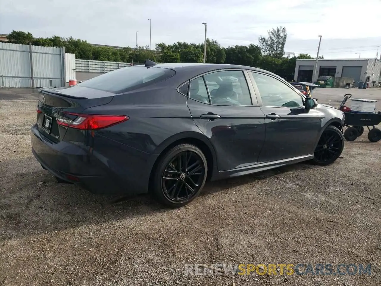 3 fotografías del automóvil dañado 4T1DAACK1SU530857 TOYOTA CAMRY 2025