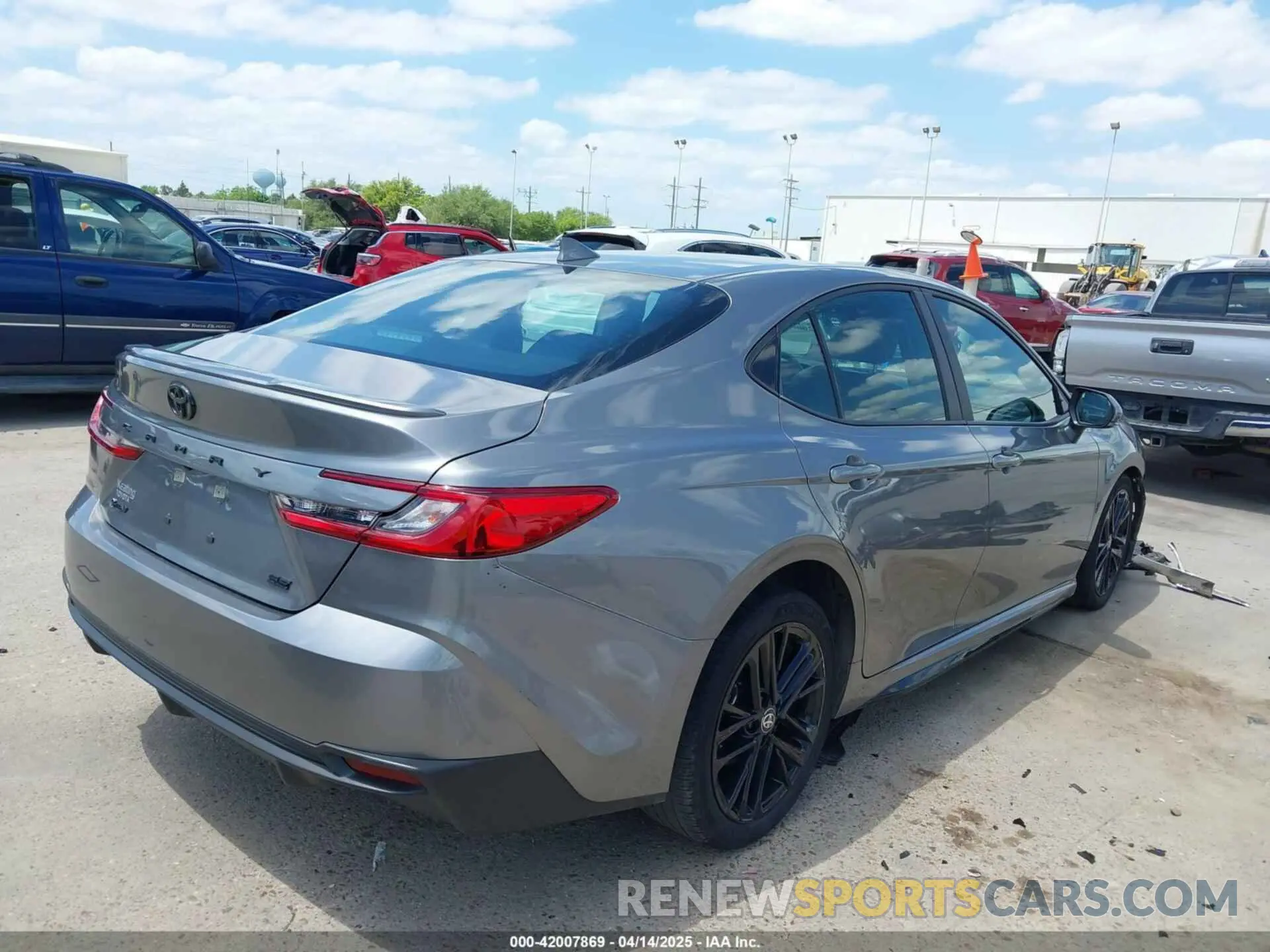 4 fotografías del automóvil dañado 4T1DAACK1SU539431 TOYOTA CAMRY 2025