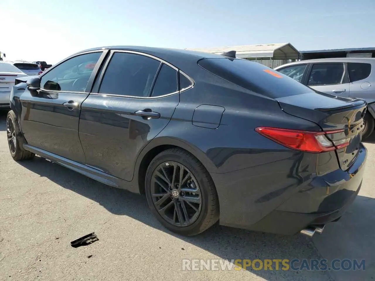 2 fotografías del automóvil dañado 4T1DAACK1SU539963 TOYOTA CAMRY 2025