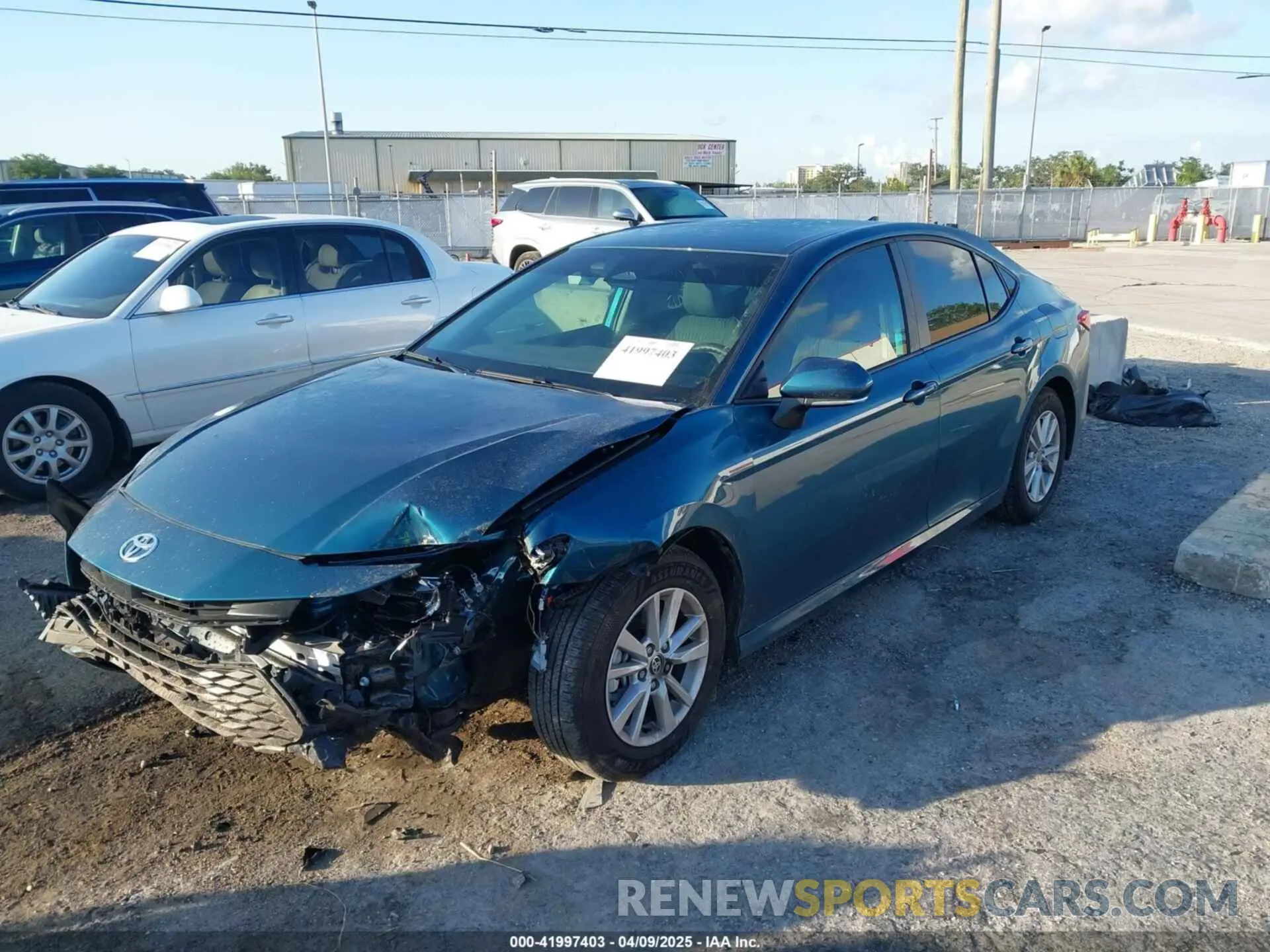 2 fotografías del automóvil dañado 4T1DAACK1SU568265 TOYOTA CAMRY 2025