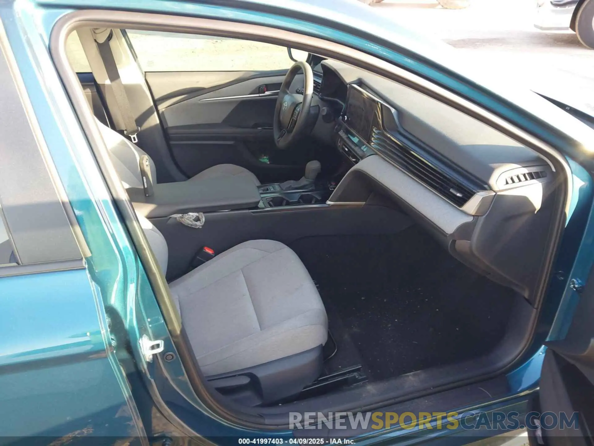 5 fotografías del automóvil dañado 4T1DAACK1SU568265 TOYOTA CAMRY 2025