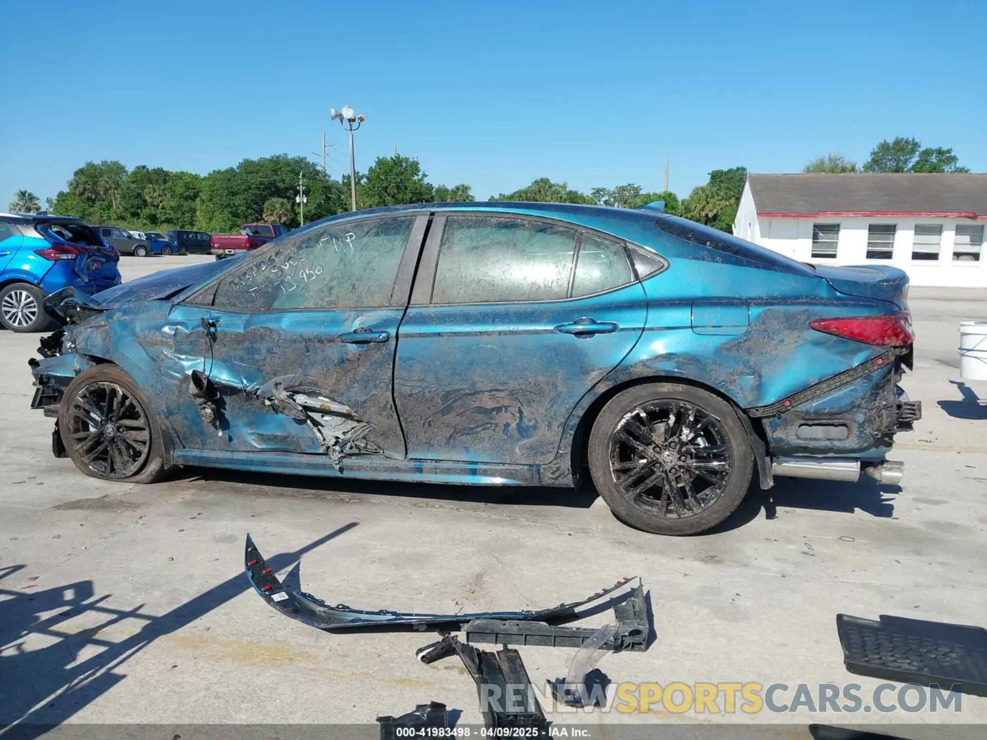 15 fotografías del automóvil dañado 4T1DAACK1SU593165 TOYOTA CAMRY 2025