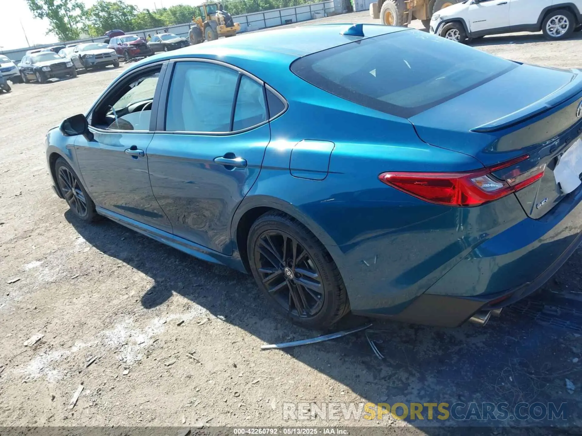 3 fotografías del automóvil dañado 4T1DAACK2SU002079 TOYOTA CAMRY 2025