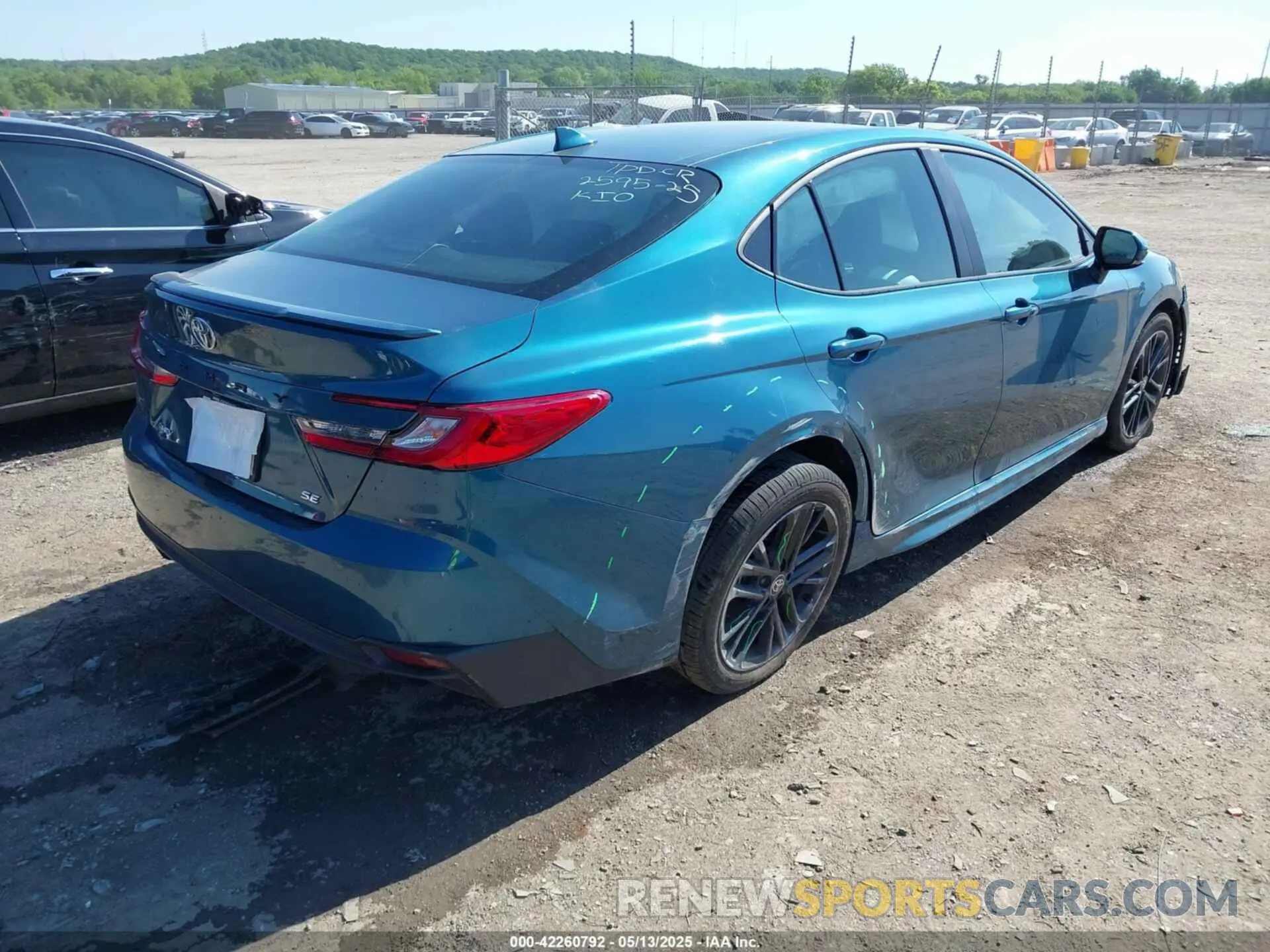 4 fotografías del automóvil dañado 4T1DAACK2SU002079 TOYOTA CAMRY 2025
