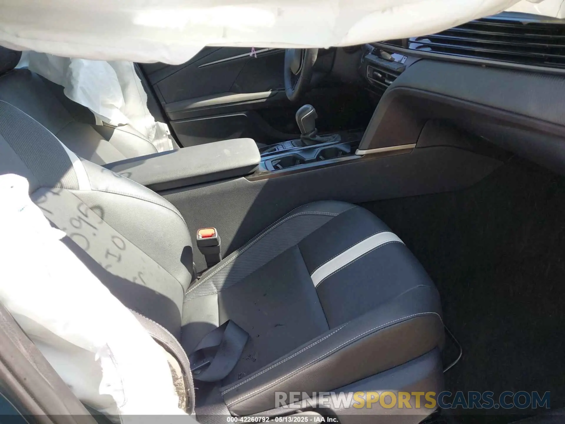 5 fotografías del automóvil dañado 4T1DAACK2SU002079 TOYOTA CAMRY 2025
