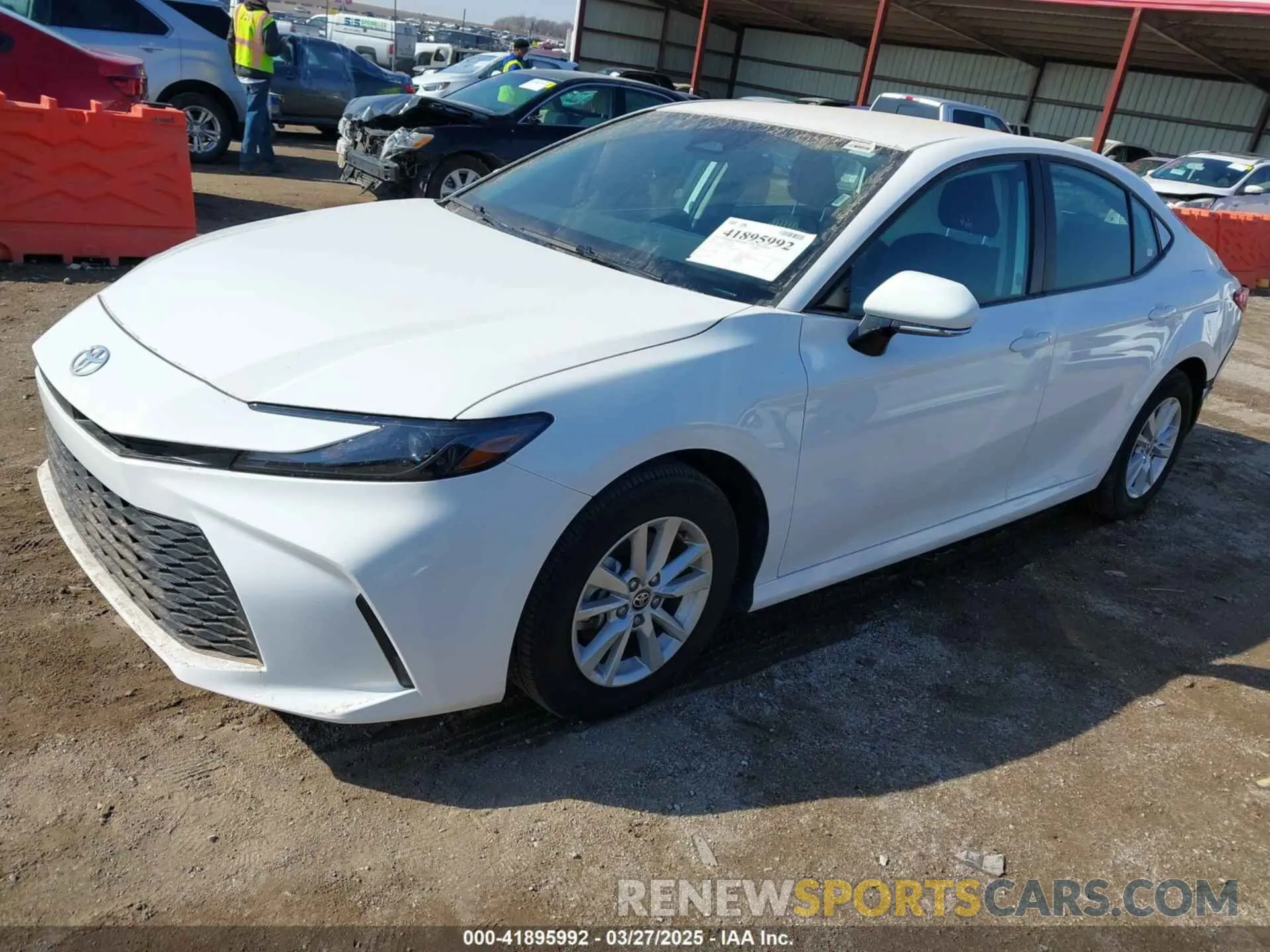 2 fotografías del automóvil dañado 4T1DAACK2SU020887 TOYOTA CAMRY 2025