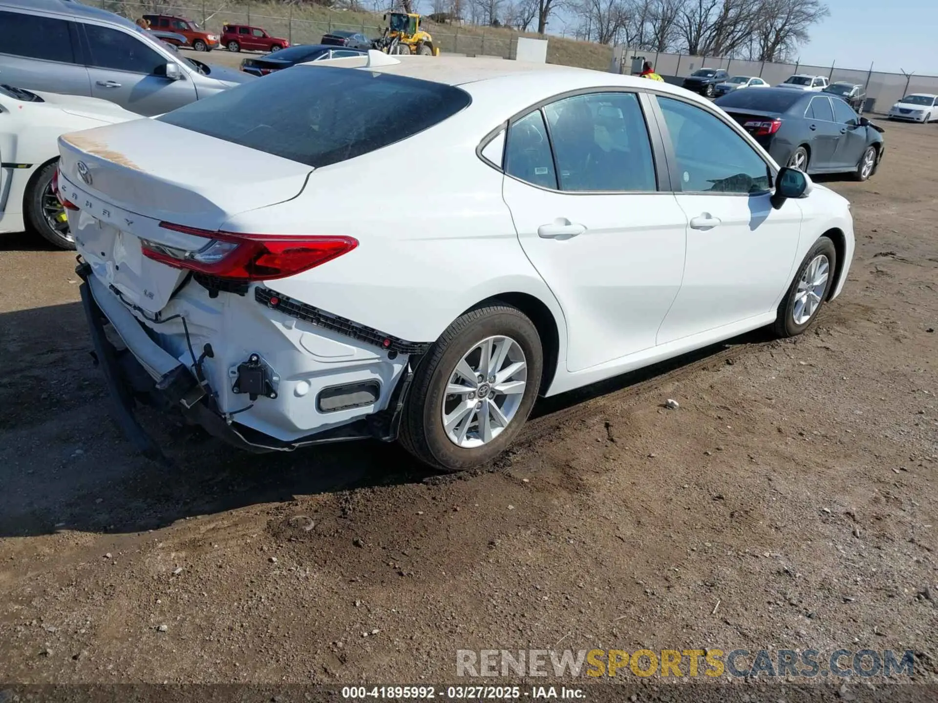 4 fotografías del automóvil dañado 4T1DAACK2SU020887 TOYOTA CAMRY 2025