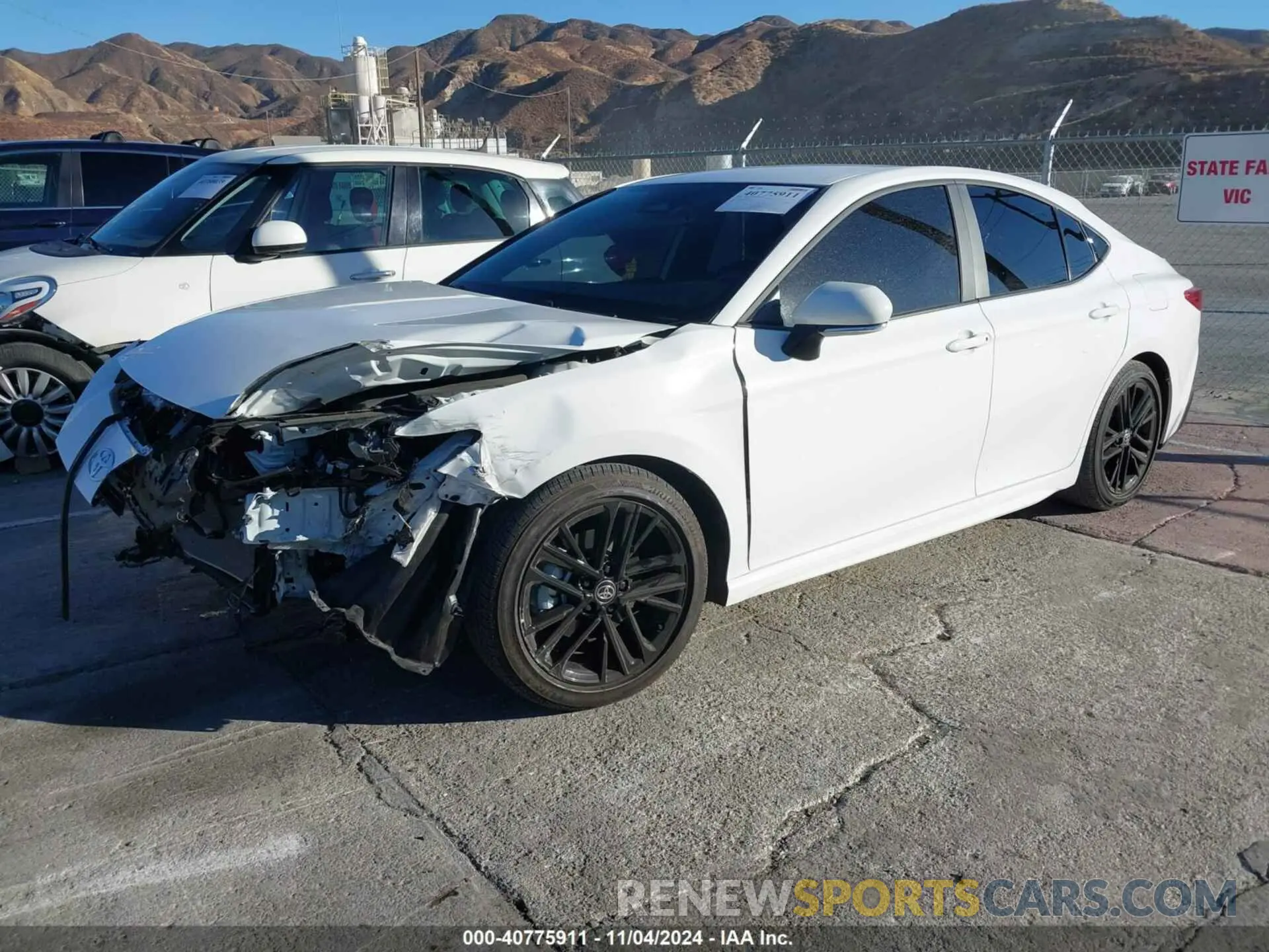 2 fotografías del automóvil dañado 4T1DAACK2SU023529 TOYOTA CAMRY 2025
