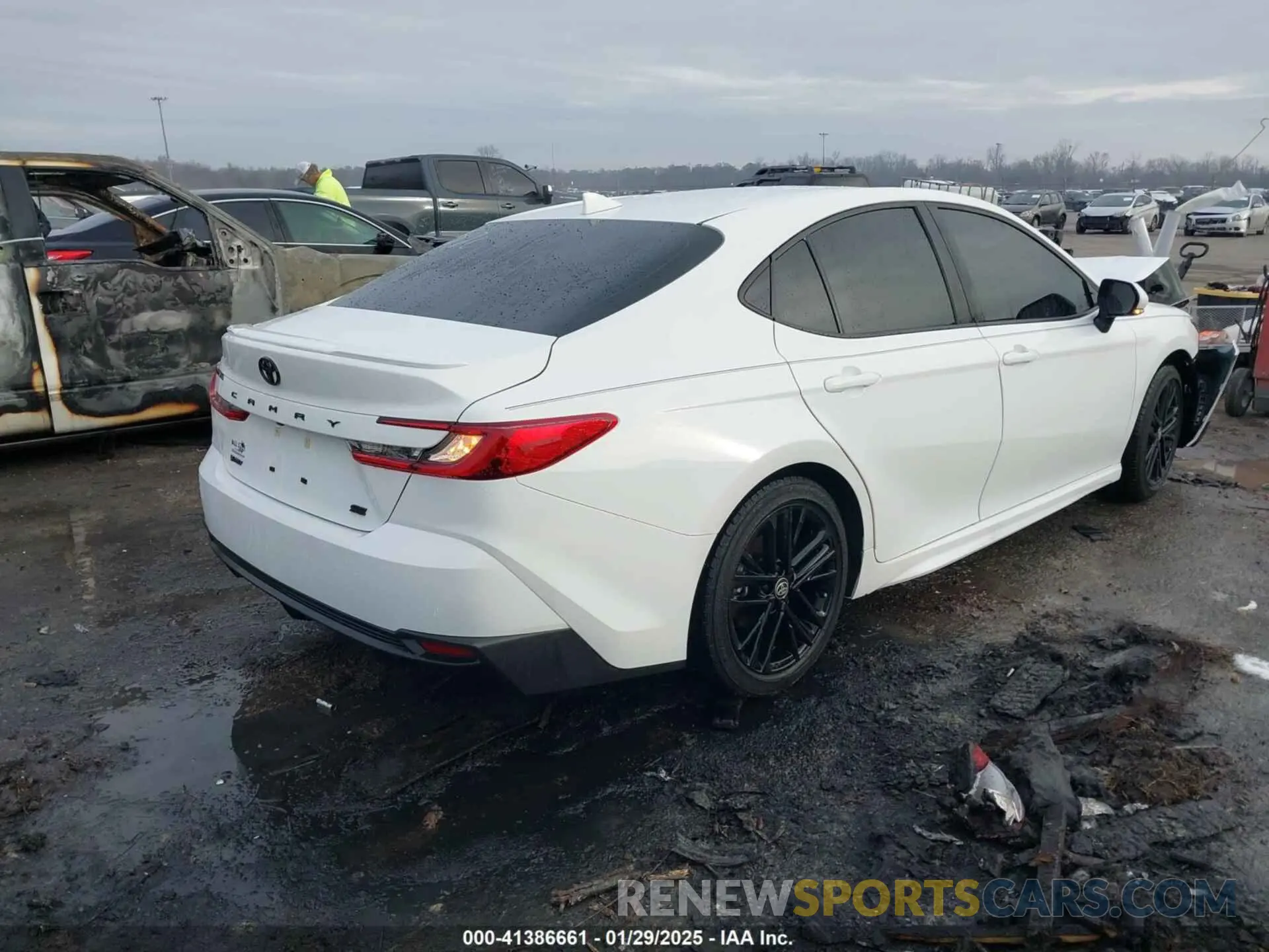 4 fotografías del automóvil dañado 4T1DAACK2SU035390 TOYOTA CAMRY 2025